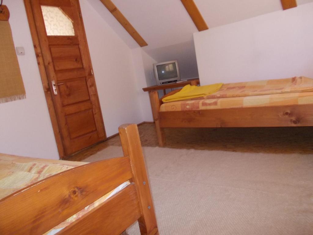 Pensiunea Adina Cavnic Kamer foto